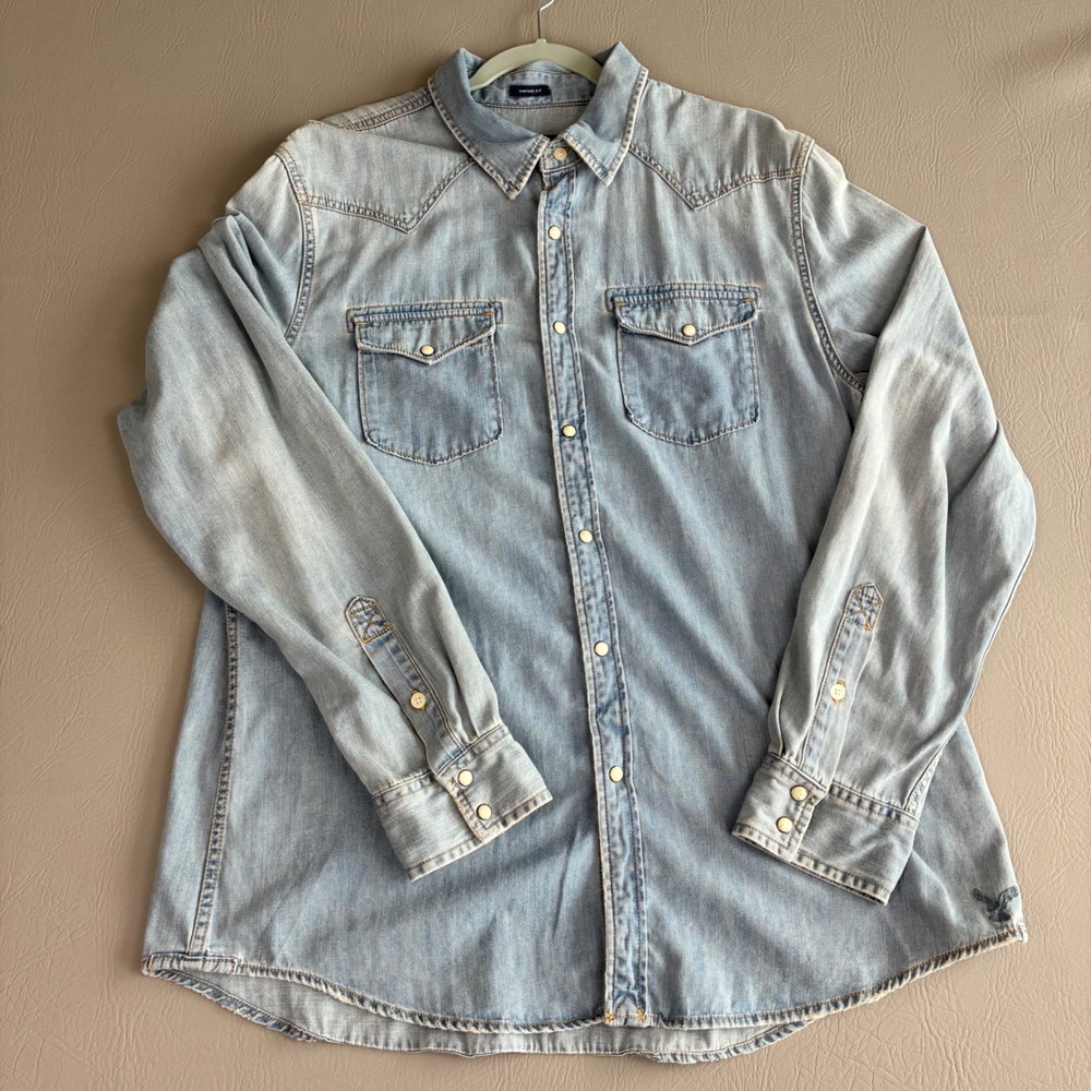 American Eagle Mens XL Vintage Fit Western Denim Shirt Pearl Snap Blue Faded